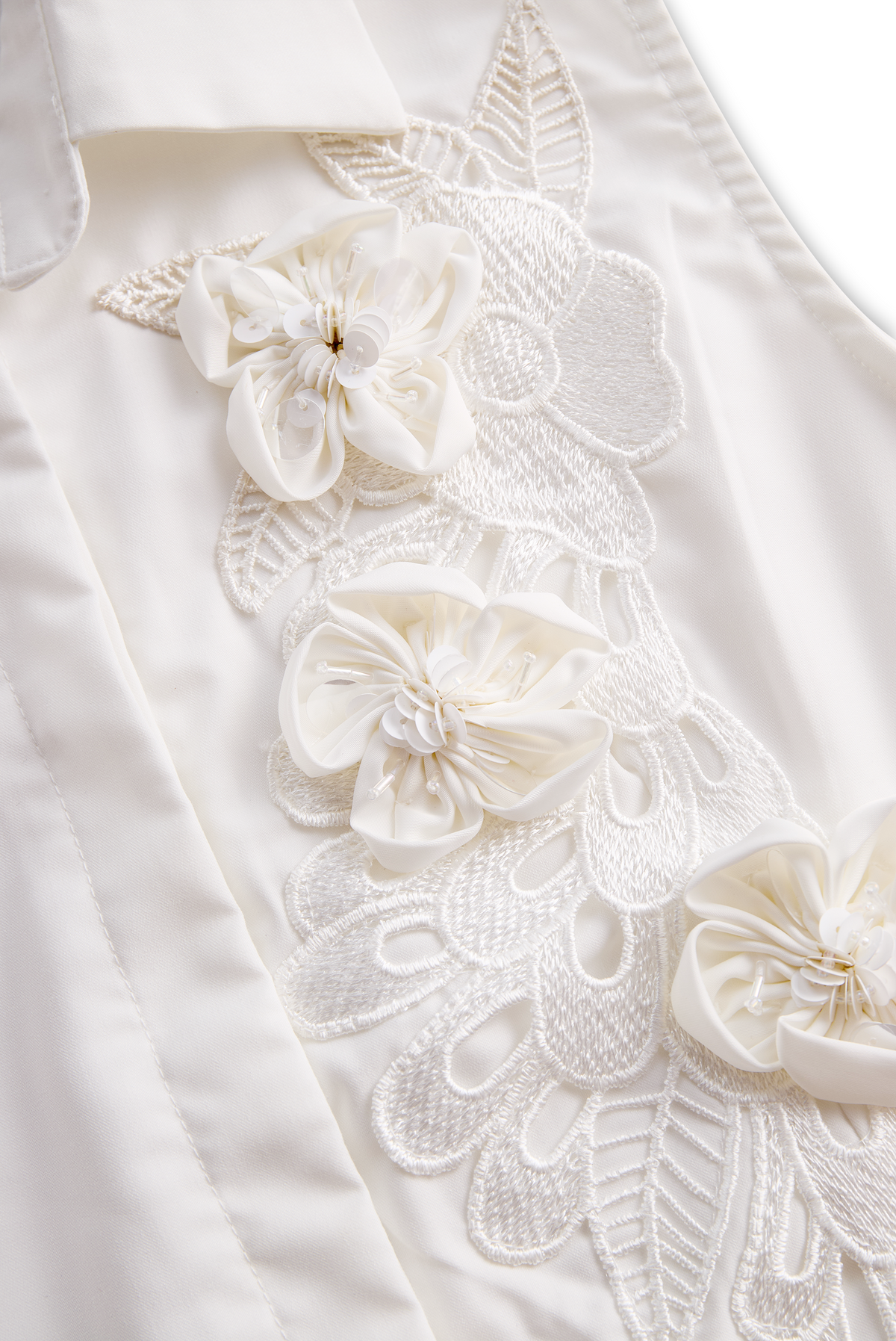 Sleeveless Shirt with 3D Floral Appliqué